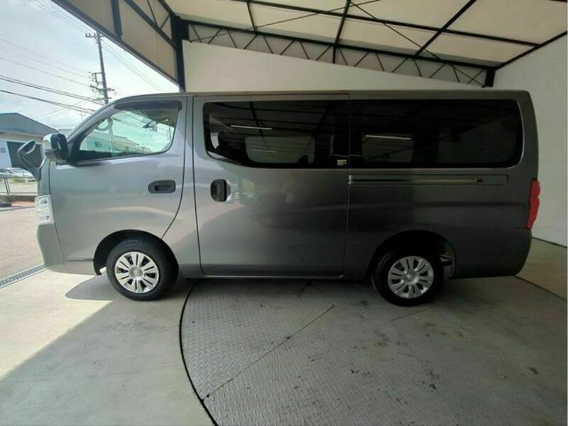 NV350 CARAVAN-17