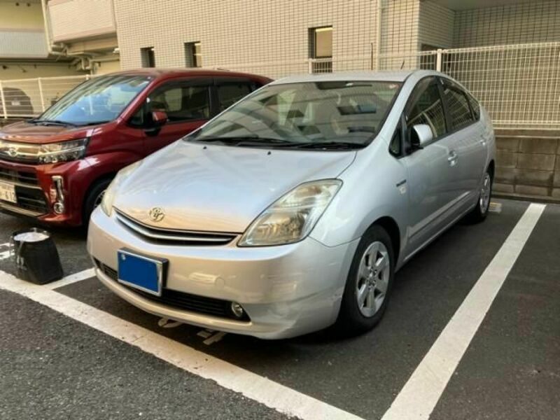 TOYOTA　PRIUS