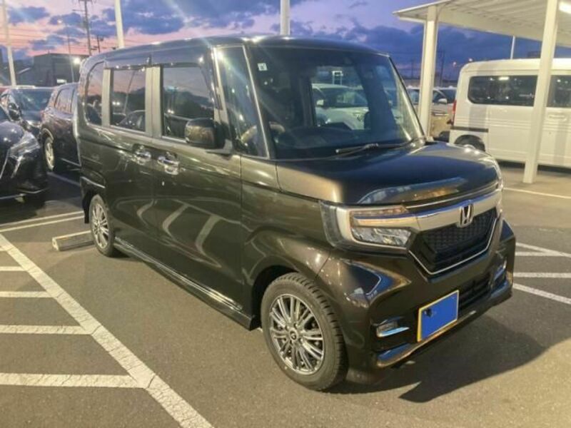 N BOX CUSTOM