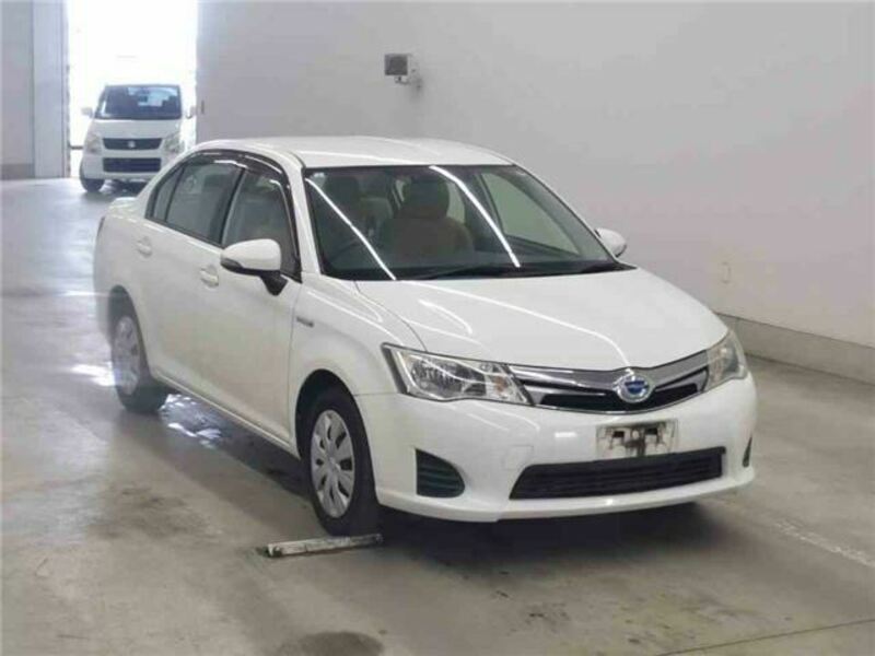 TOYOTA　COROLLA AXIO