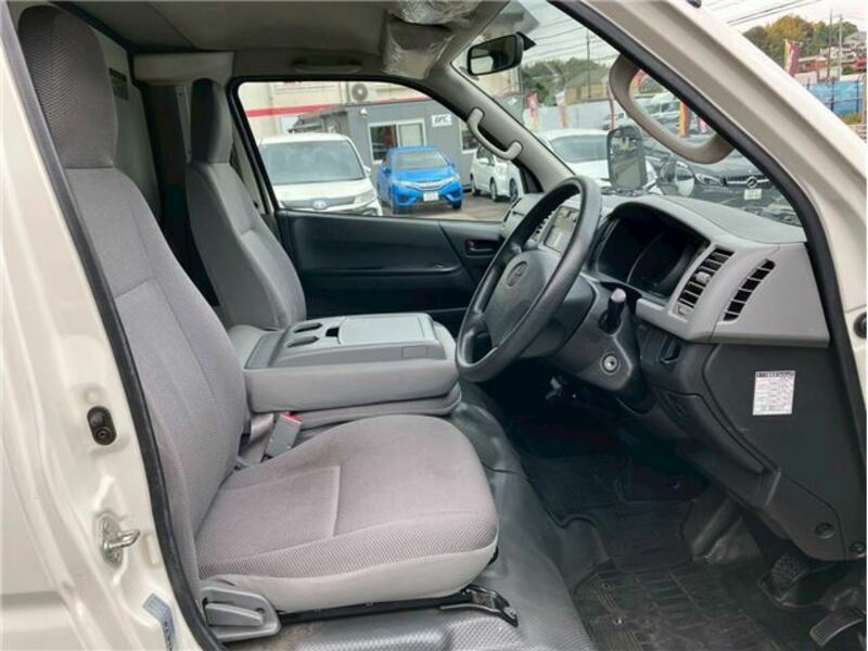 HIACE VAN-11