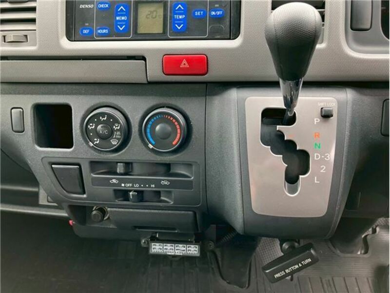 HIACE VAN-15
