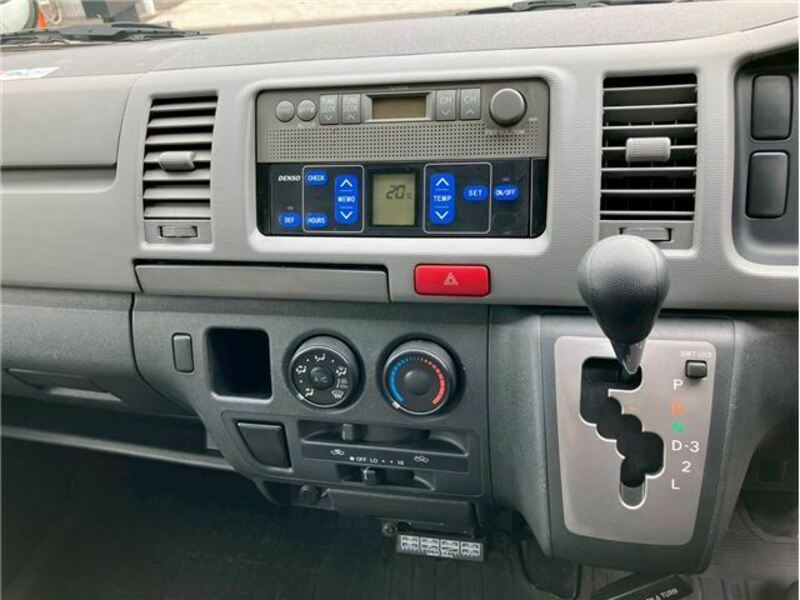 HIACE VAN-16