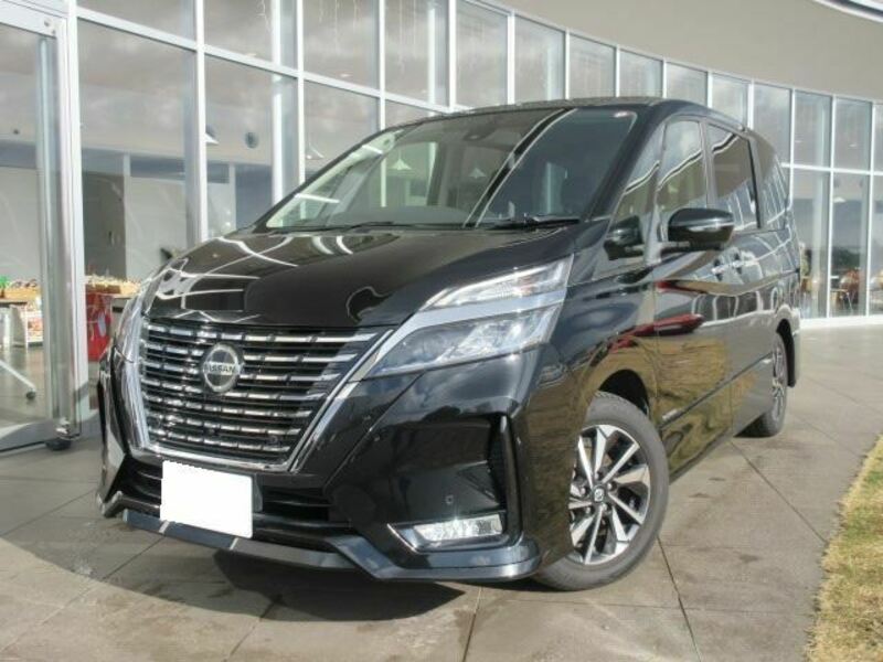 NISSAN　SERENA