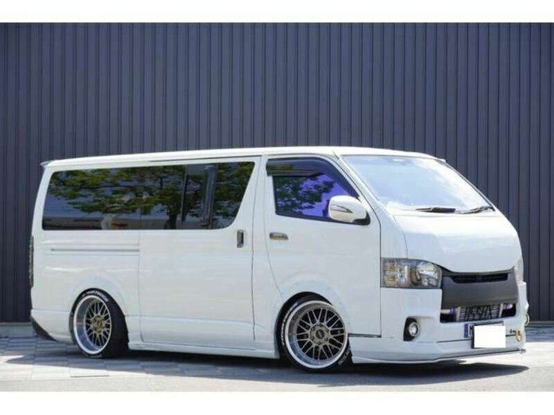 TOYOTA　HIACE VAN
