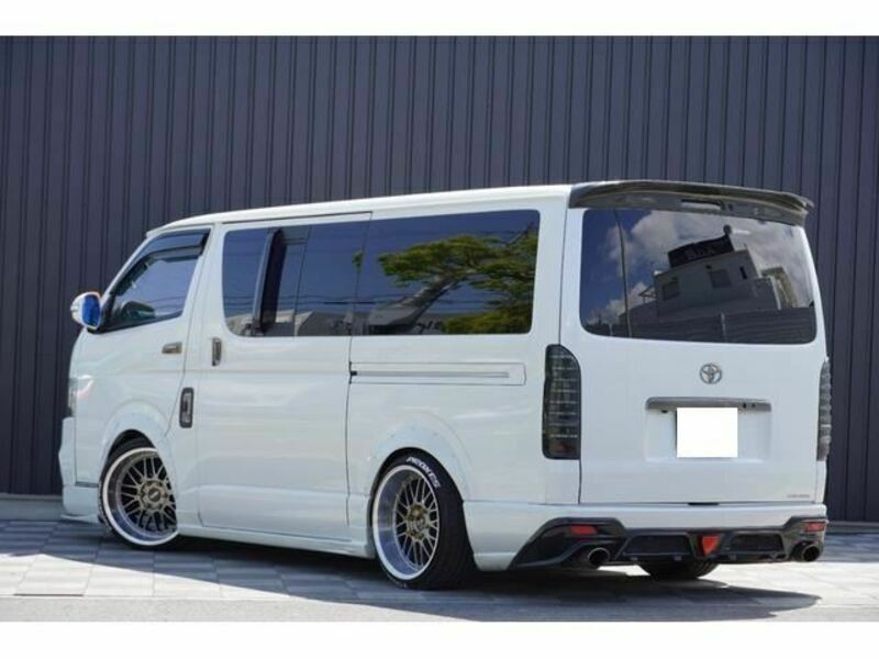 HIACE VAN-1
