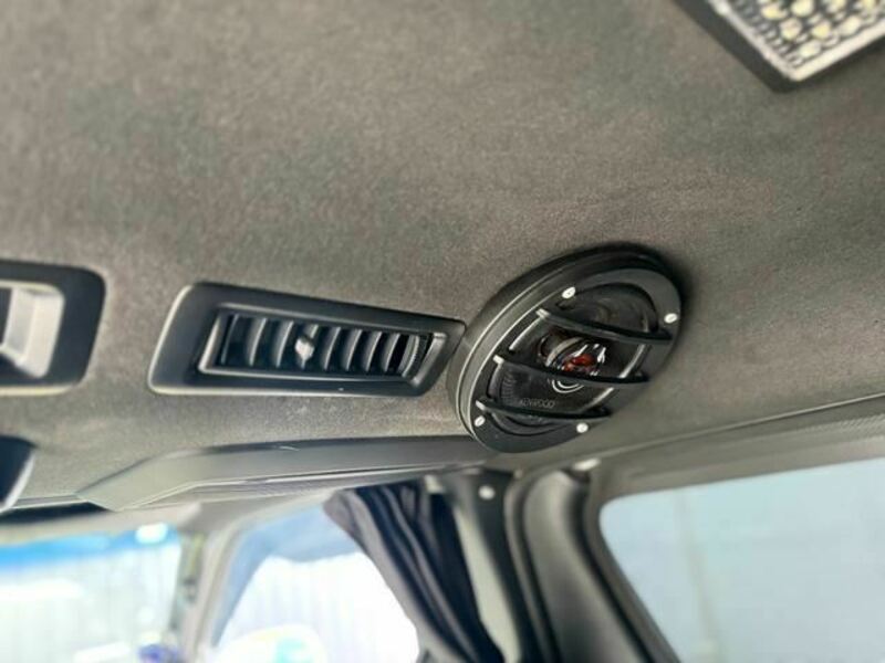 HIACE VAN-8