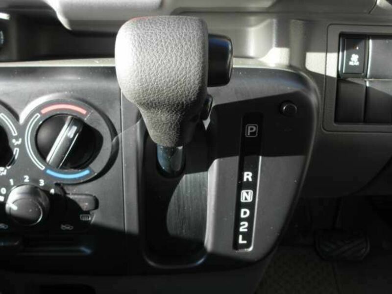 MINICAB VAN-10