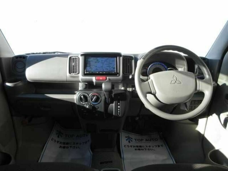 MINICAB VAN-13