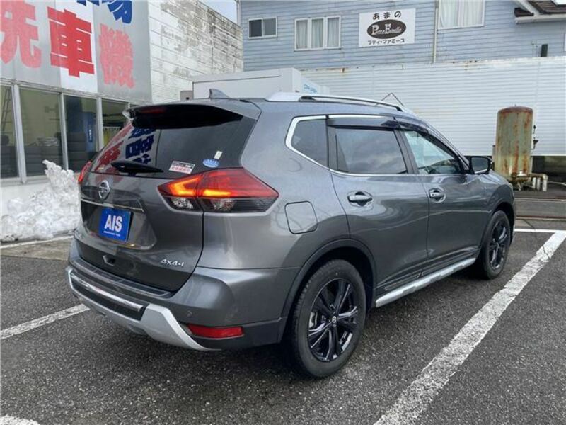 X-TRAIL-1