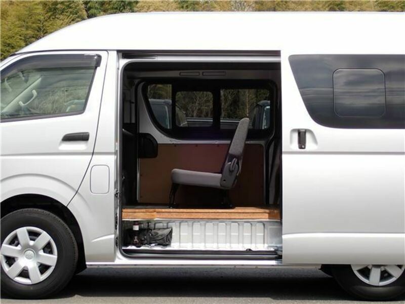 HIACE VAN-18
