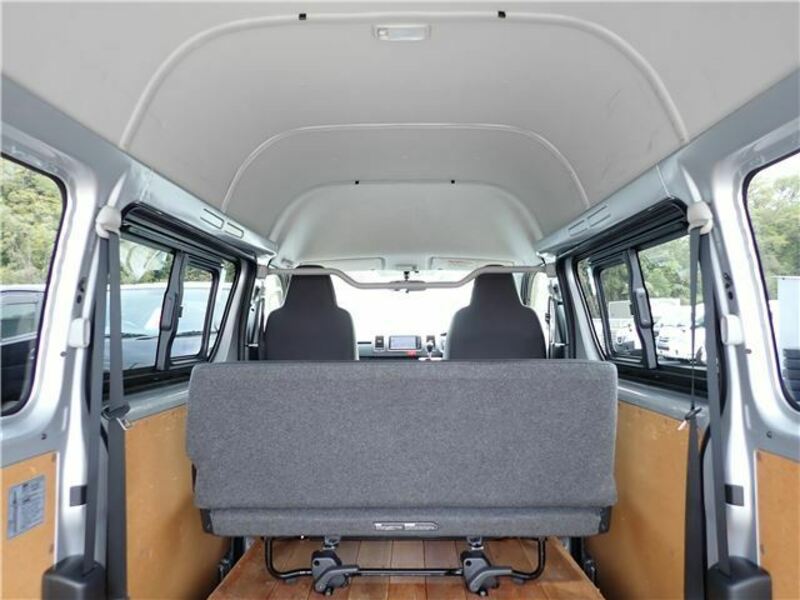 HIACE VAN-21