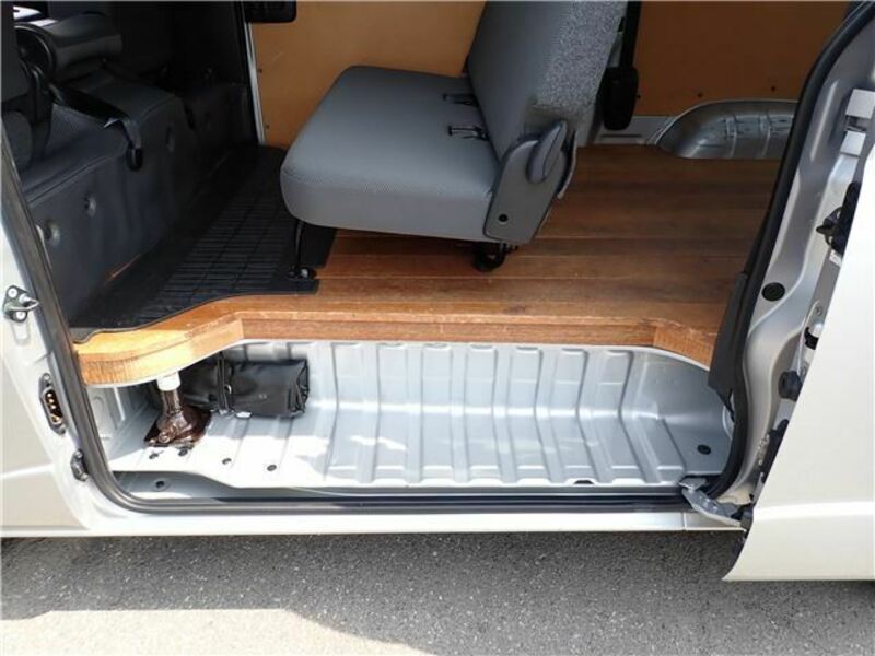 HIACE VAN-32