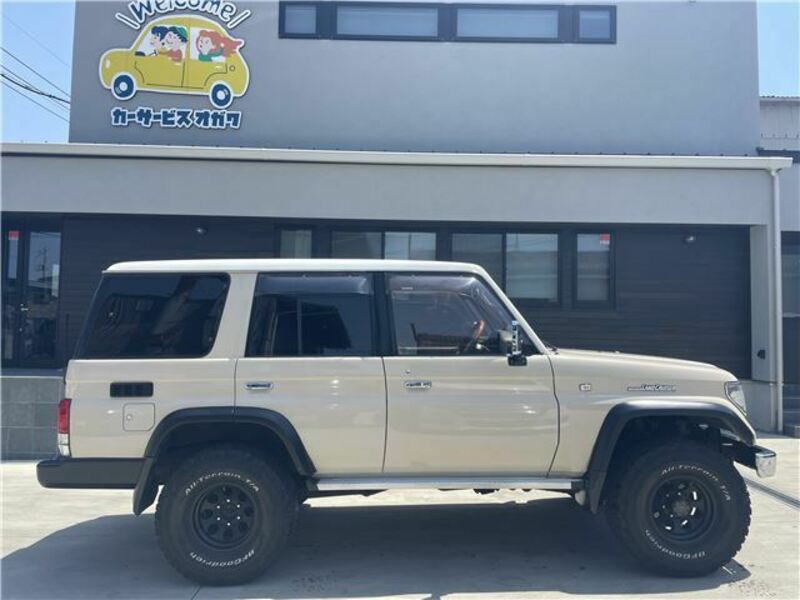LAND CRUISER PRADO-3