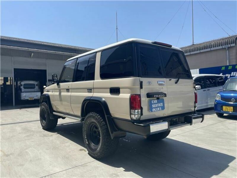 LAND CRUISER PRADO-7