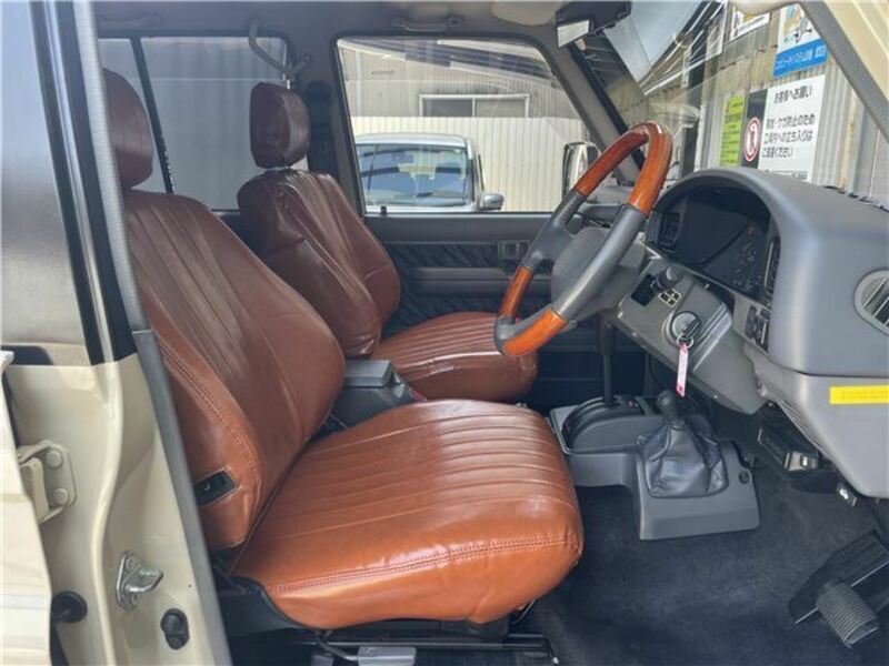 LAND CRUISER PRADO-9