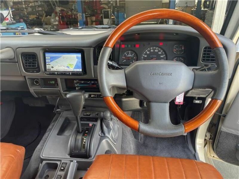 LAND CRUISER PRADO-11