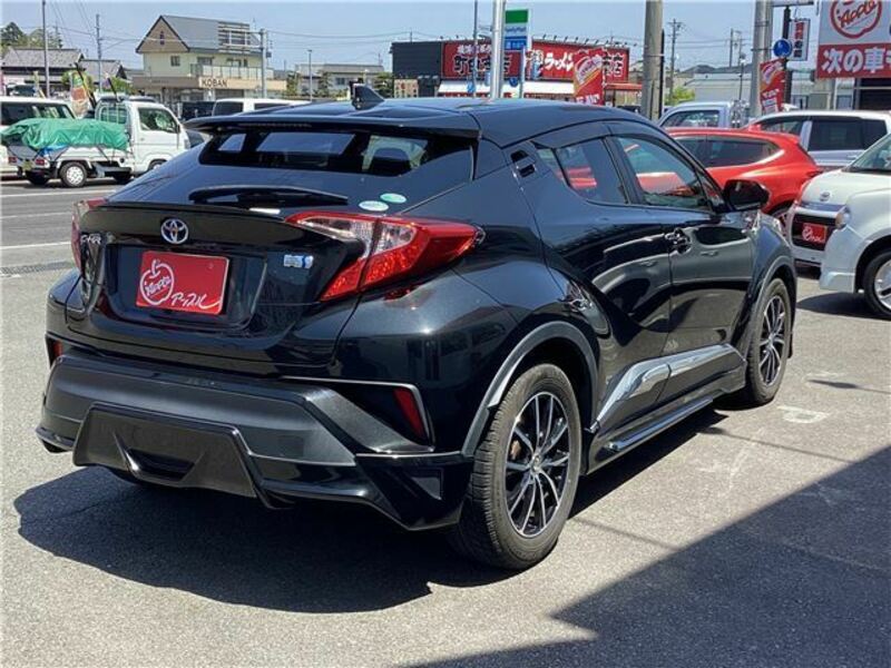 C-HR-8
