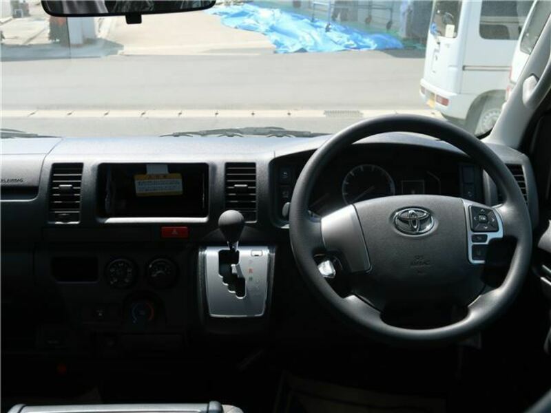 HIACE VAN-18