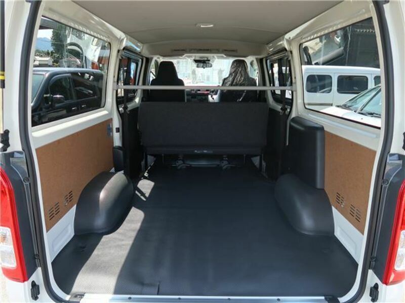 HIACE VAN-28