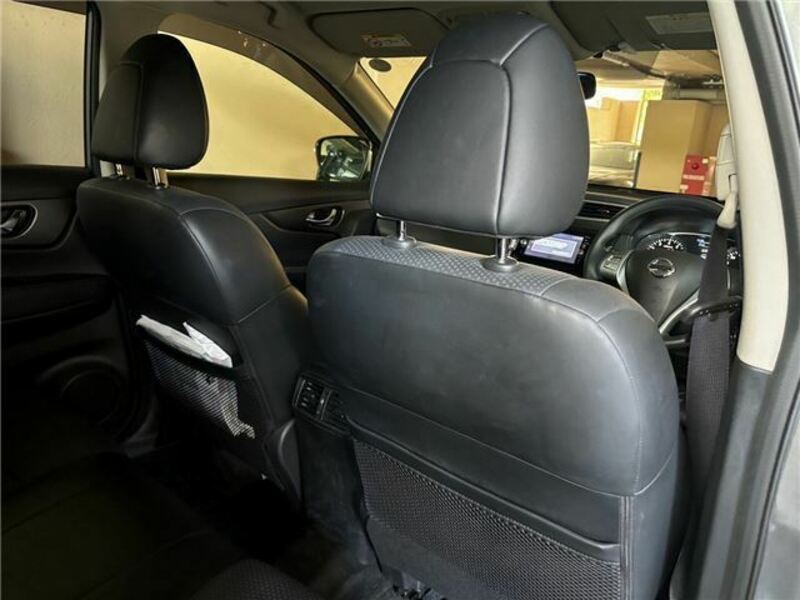 X-TRAIL-9