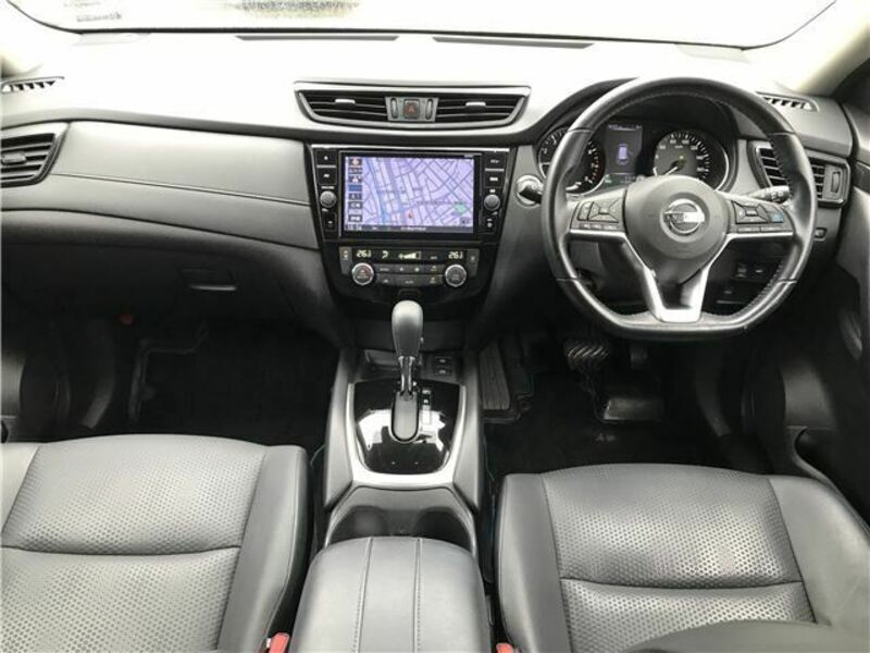 X-TRAIL-1