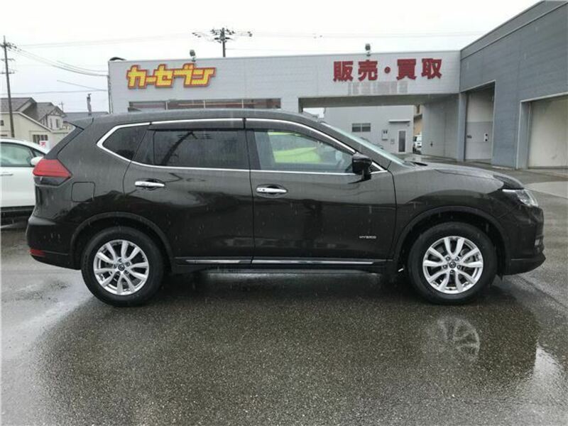 X-TRAIL-5