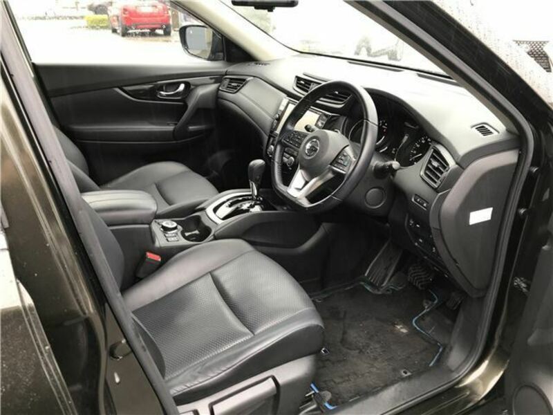 X-TRAIL-9