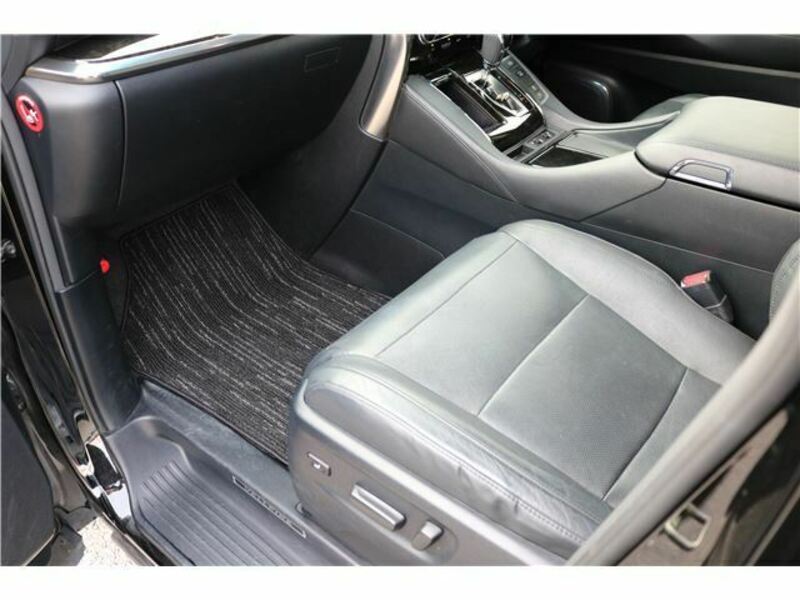 VELLFIRE-11