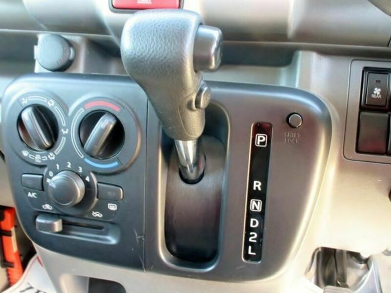 MINICAB VAN-12