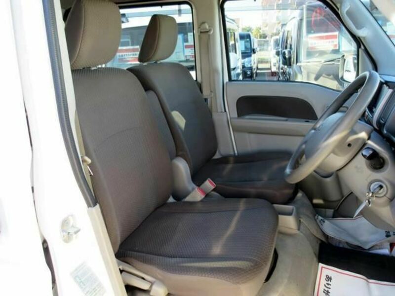 MINICAB VAN-13