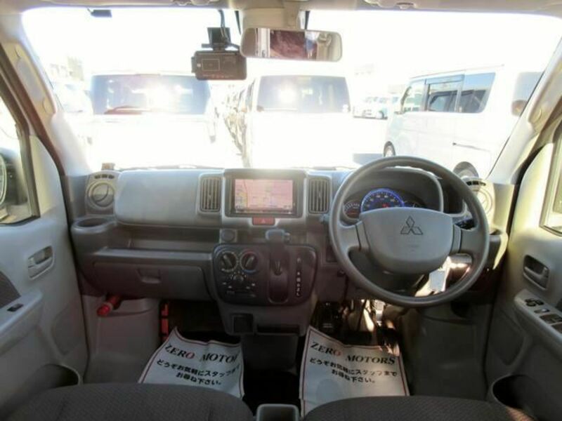 MINICAB VAN-17