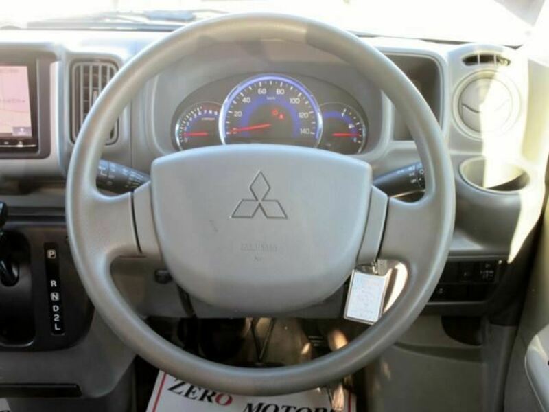 MINICAB VAN-18