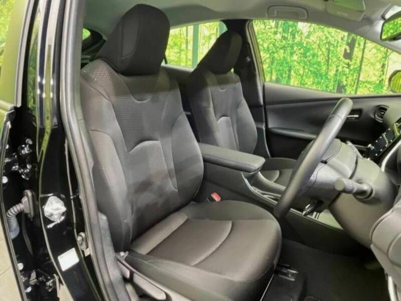 PRIUS-8
