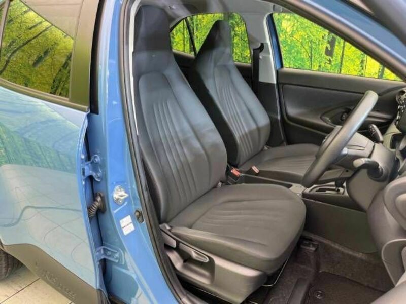 YARIS CROSS-8