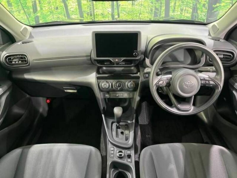 YARIS CROSS-1