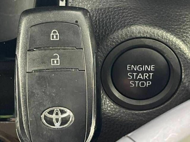 YARIS CROSS-7