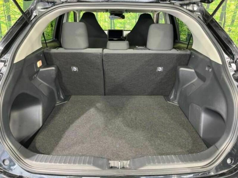 YARIS CROSS-10