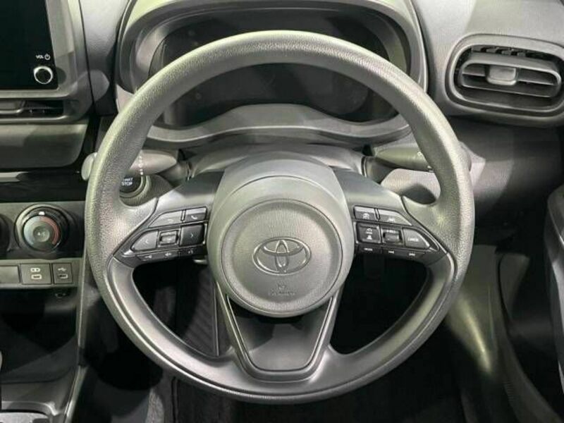 YARIS CROSS-11
