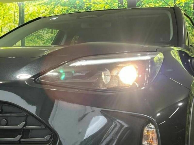YARIS CROSS-12