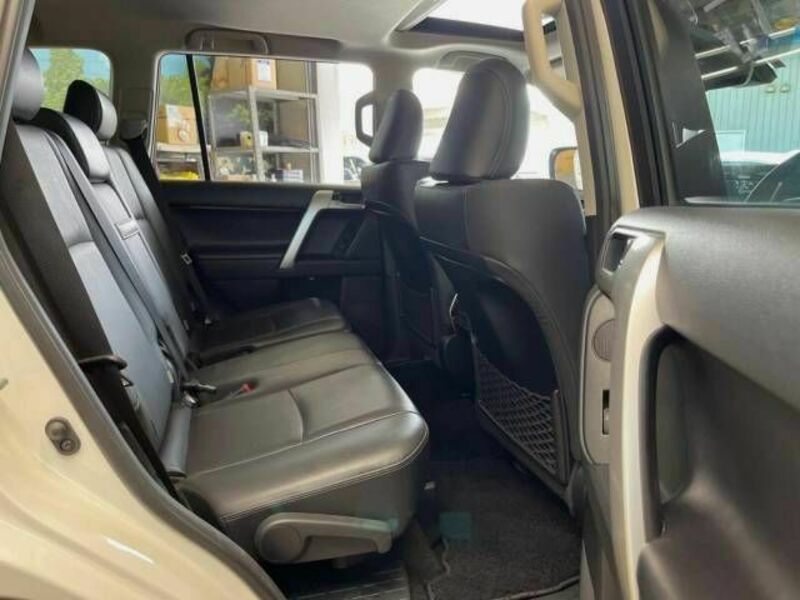 LAND CRUISER PRADO-9