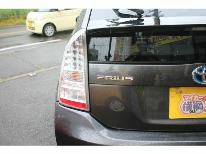 PRIUS-18
