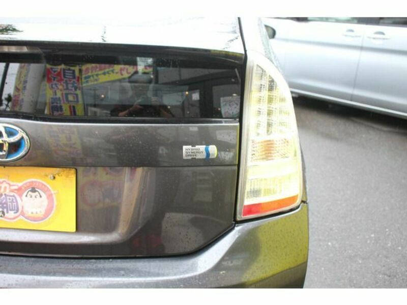 PRIUS-19