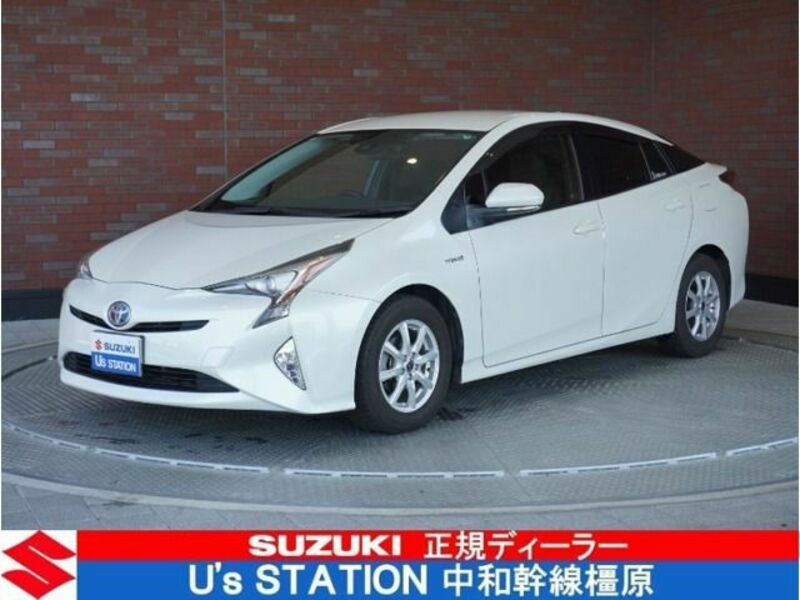 TOYOTA　PRIUS