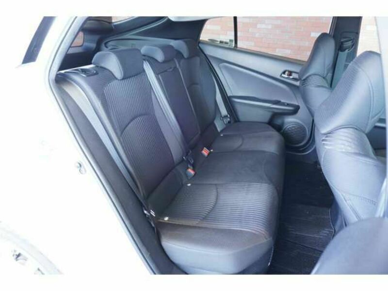 PRIUS-6