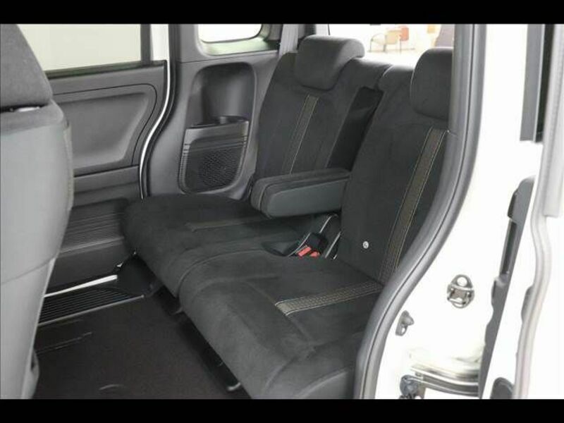 N BOX CUSTOM-12