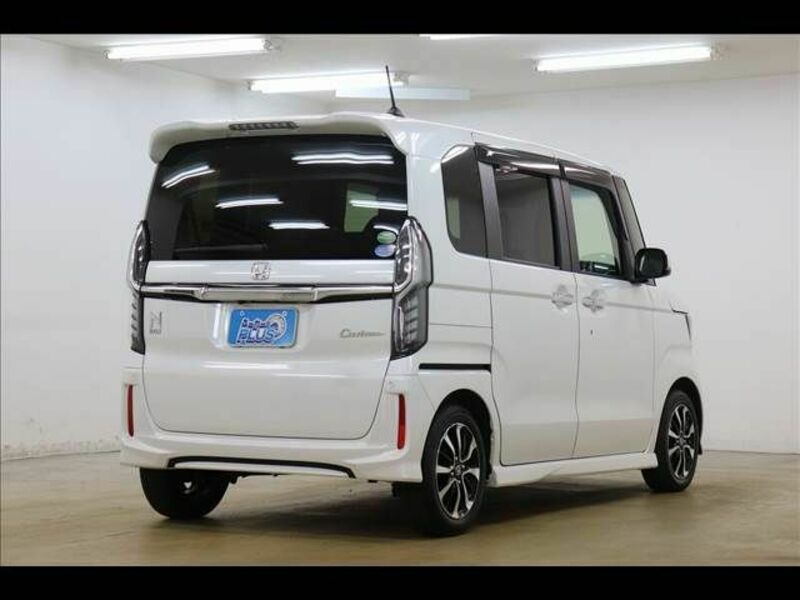 N BOX CUSTOM-18