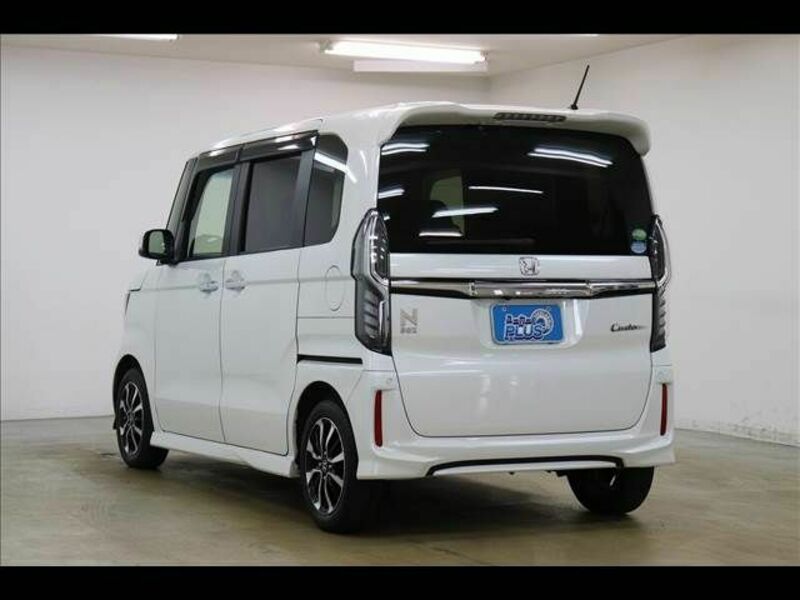 N BOX CUSTOM-19
