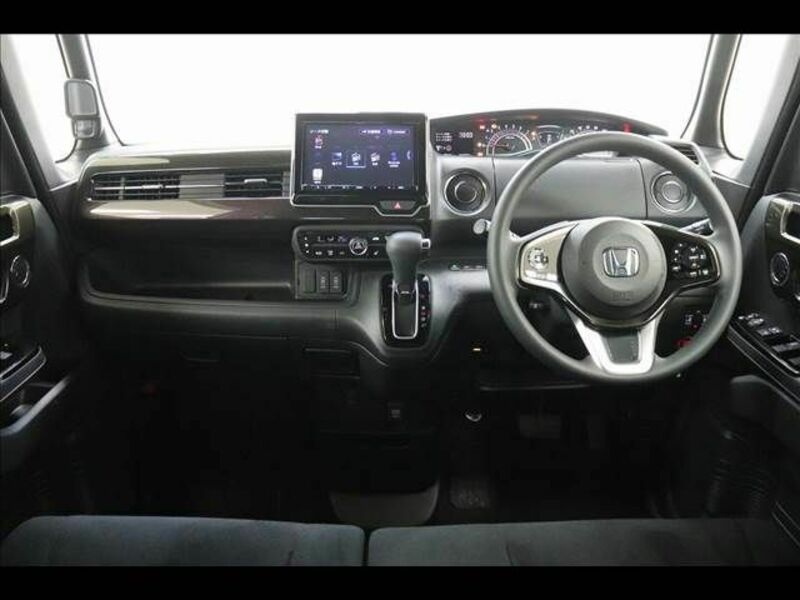 N BOX CUSTOM-28