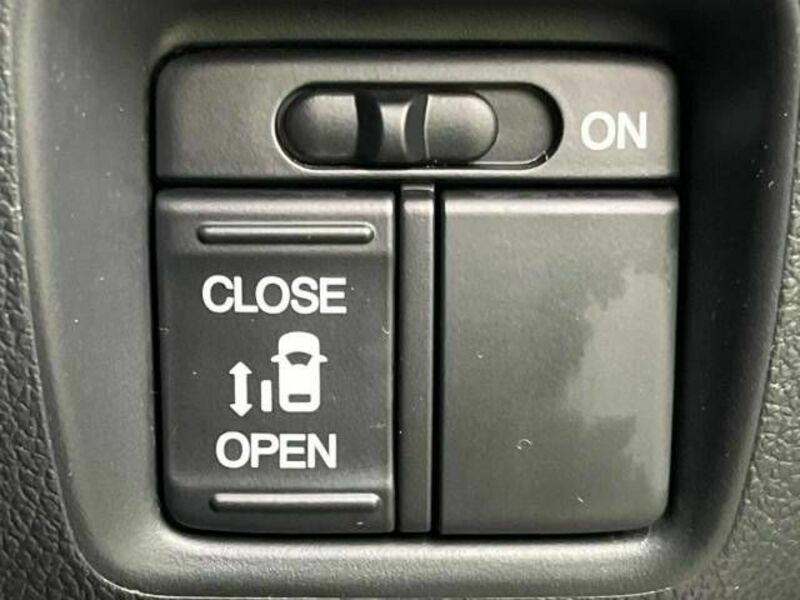 N BOX